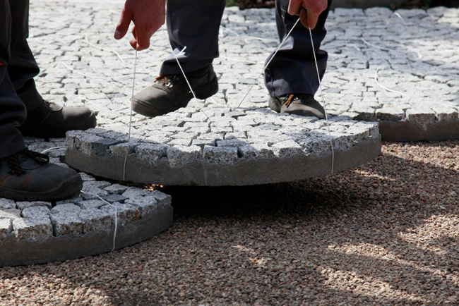 Fan shape paving